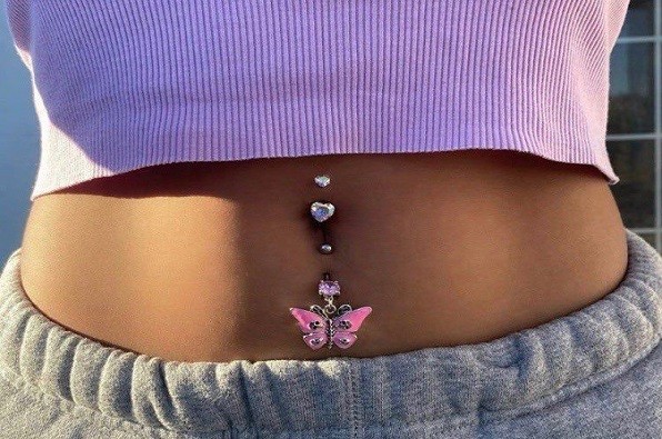 Belly piercing 